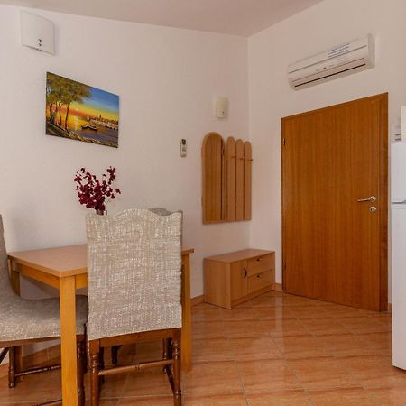 Apartments Dalmata Biograd Na Moru Buitenkant foto