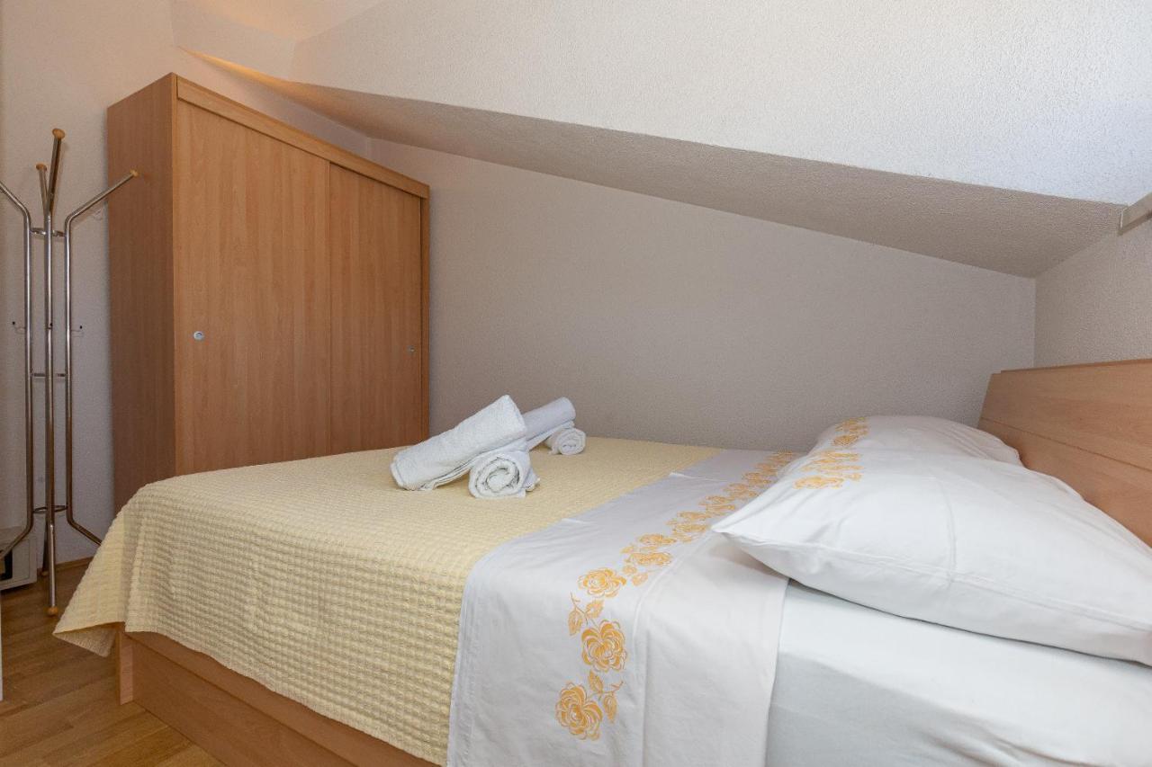 Apartments Dalmata Biograd Na Moru Buitenkant foto