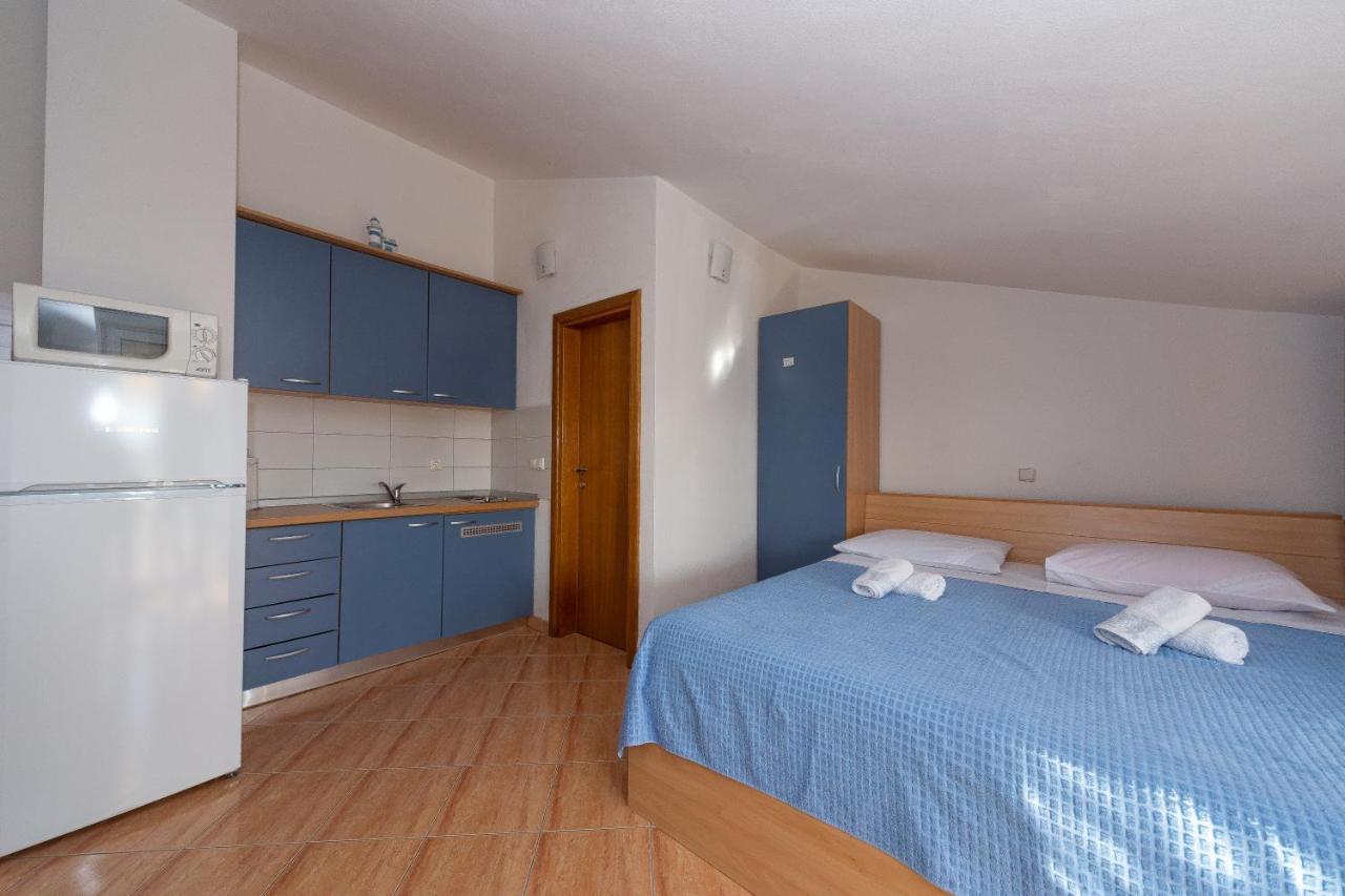 Apartments Dalmata Biograd Na Moru Buitenkant foto