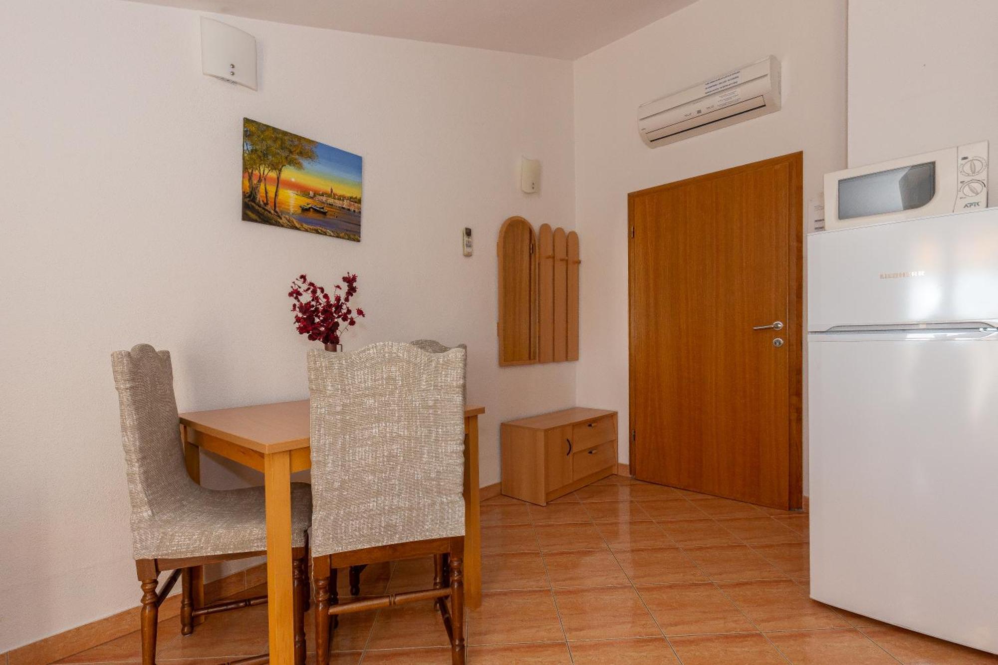 Apartments Dalmata Biograd Na Moru Buitenkant foto