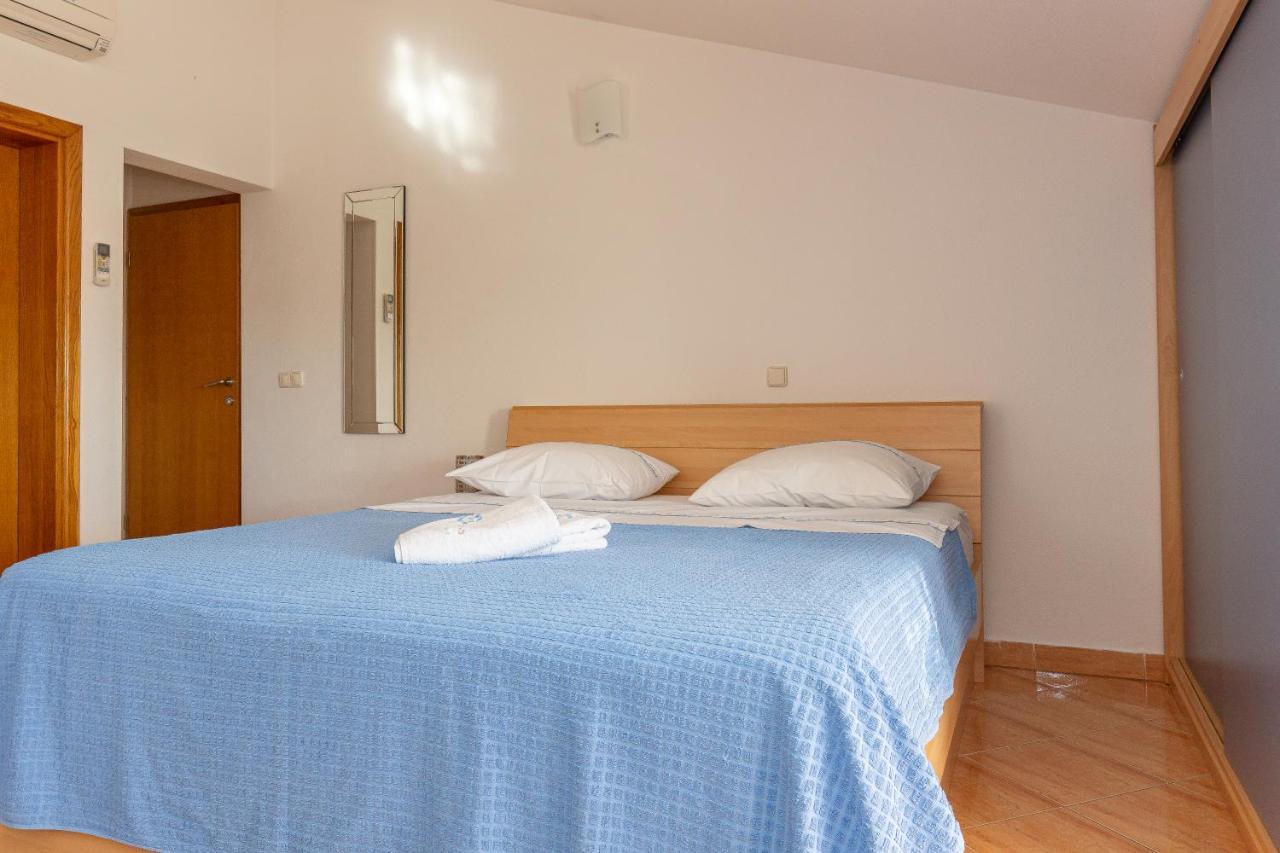 Apartments Dalmata Biograd Na Moru Buitenkant foto